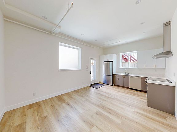 3rd image of 2952 Folsom St #69B