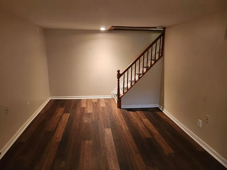 332 Marsh Ln — Photo 16
