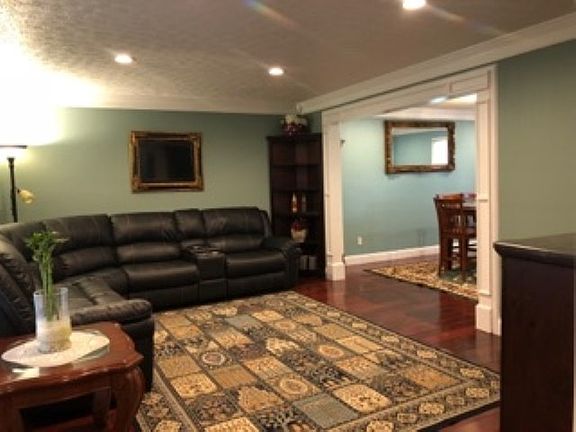 4th image of 1312 McTavish Way