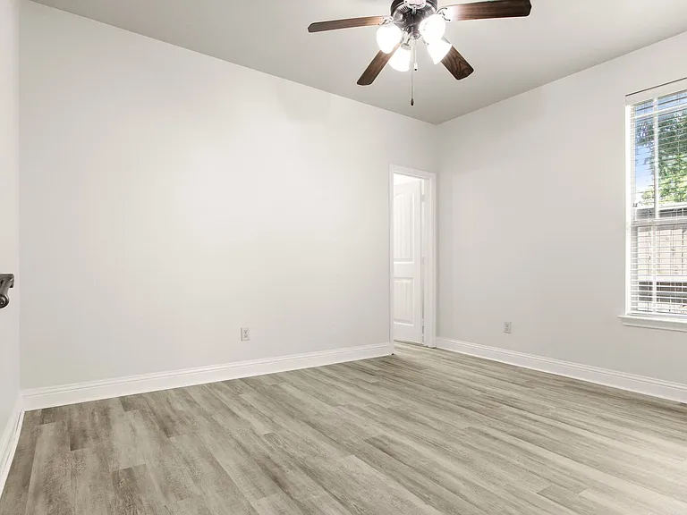 3138 Rogers Ave — Photo 18