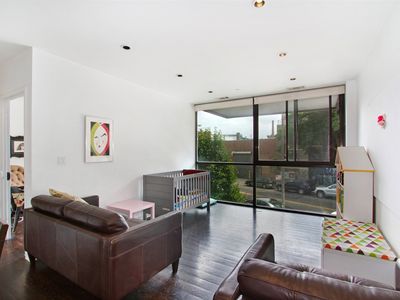 180 Woodpoint Rd APT 2R, Brooklyn, NY, 11211