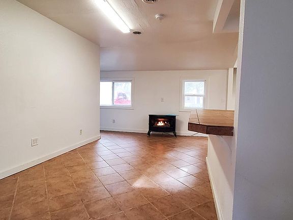 5th image of 806 10th St N