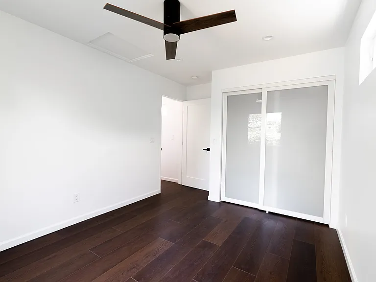 17352 Kingsbury St — Photo 7