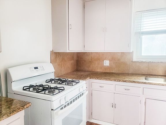 5th image of 1123 S Cochran Ave #3