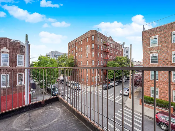 1322 East 14th Street image 2 of 31