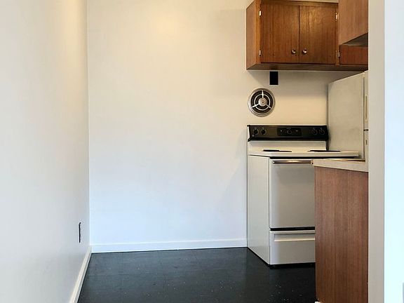 2nd image of 4214 11th Ave NE #202