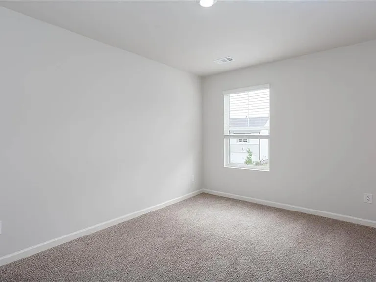 131 Landsdowne Way — Photo 25