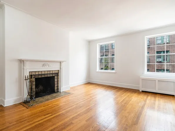 190 West 10th Street image 1 of 5