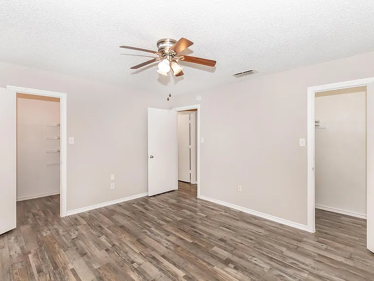 Townhouse West — Photo 19