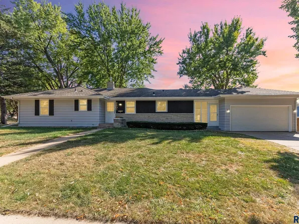 2601 W 28th St, Sioux Falls, SD 57105