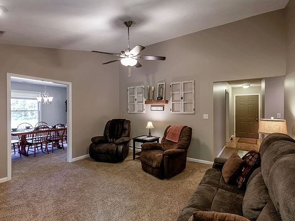 5th image of 1085 W Chestnut By The Fire