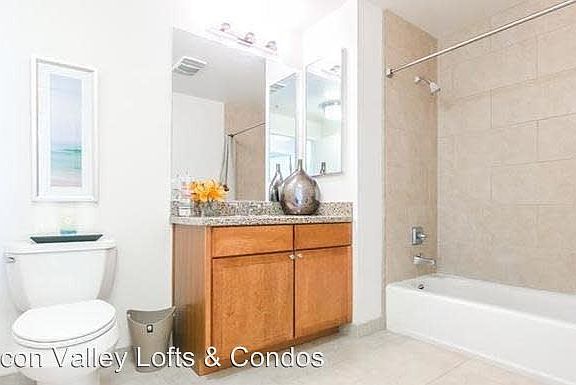 5th image of 175 W Saint James St Unit 1207