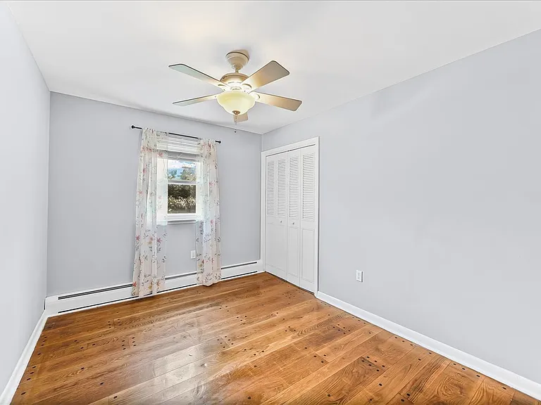 225 Chestnut St — Photo 18