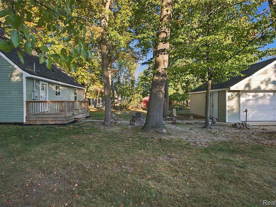 29093 List St, photo 23
