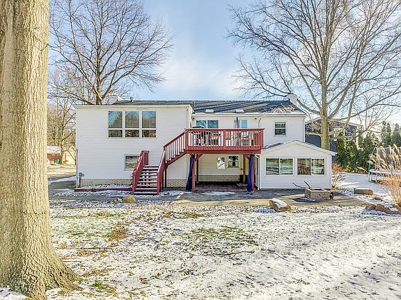 Rearview of the home.