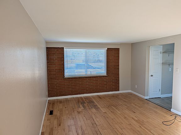 5th image of 726 S Kearney St