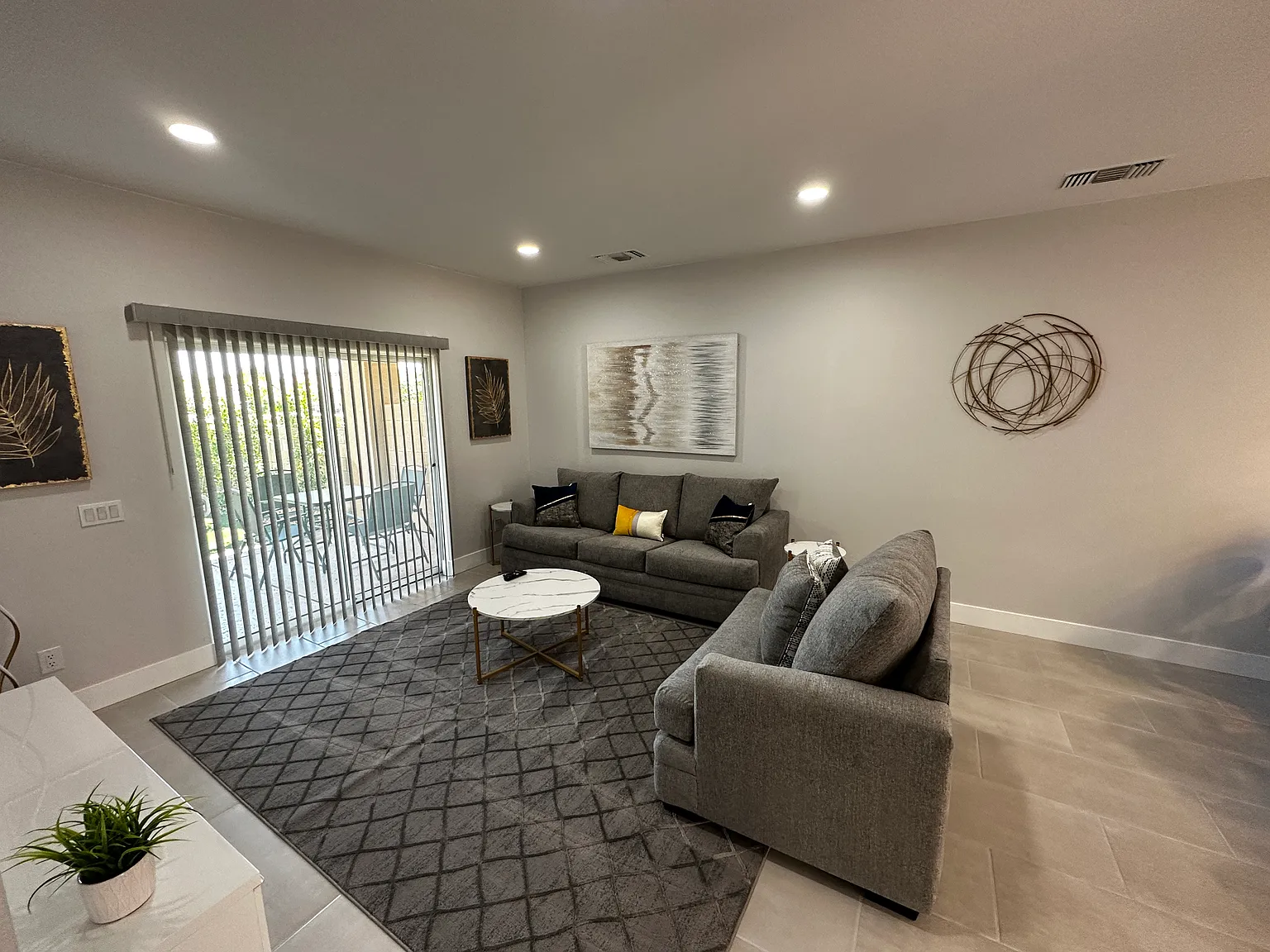 2 bed, 1100 sqft, $2,495 — Photo 2