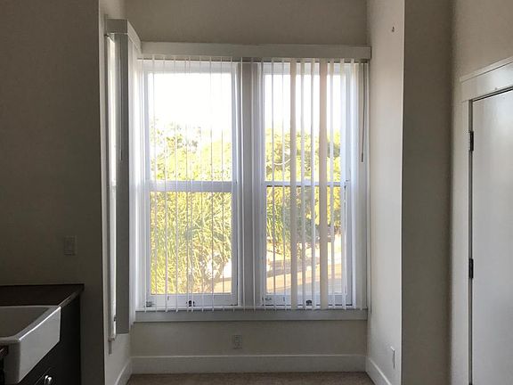 4th image of 1931 Market St APT 209
