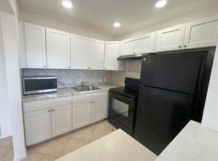 72 Mansfield Way #B, Boca Raton, FL 33434