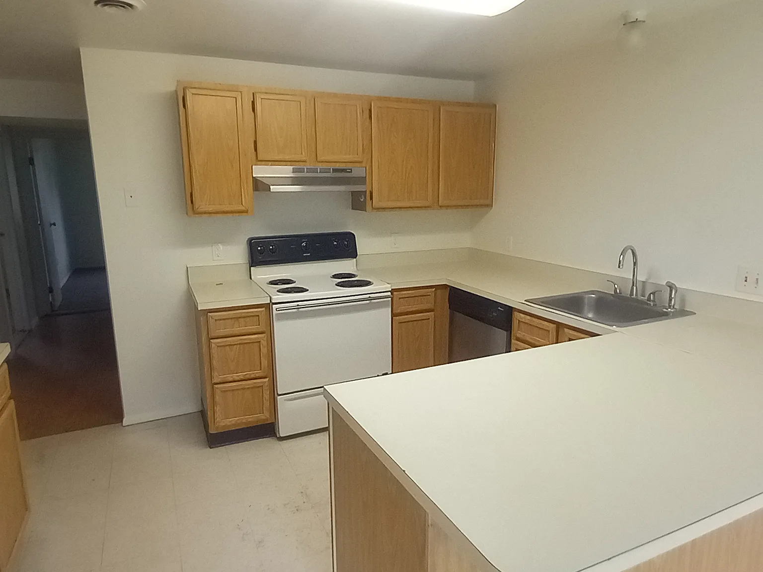 2 bed, 1005 sqft, $1,295 — Photo 3