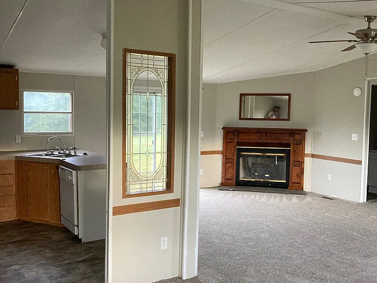 211 Walnut Grove Ln — Photo 5