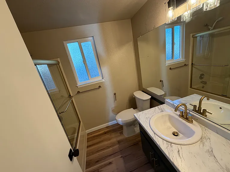 1420 Willow St — Photo 4