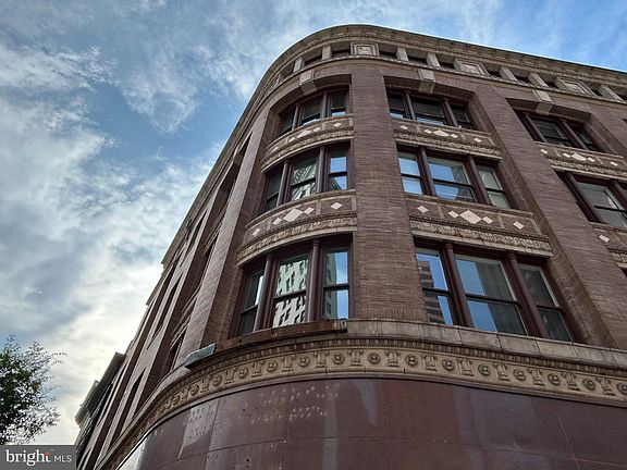 2nd image of 100 W Lexington St #502