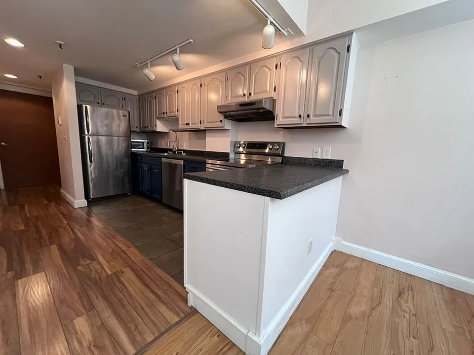 245 Broadway #106