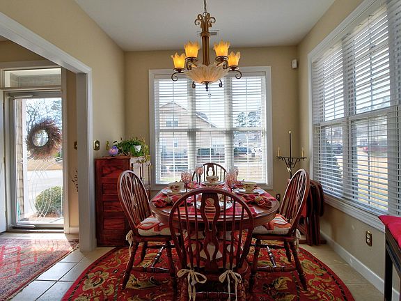 3rd image of 211a Reserve Green Drive