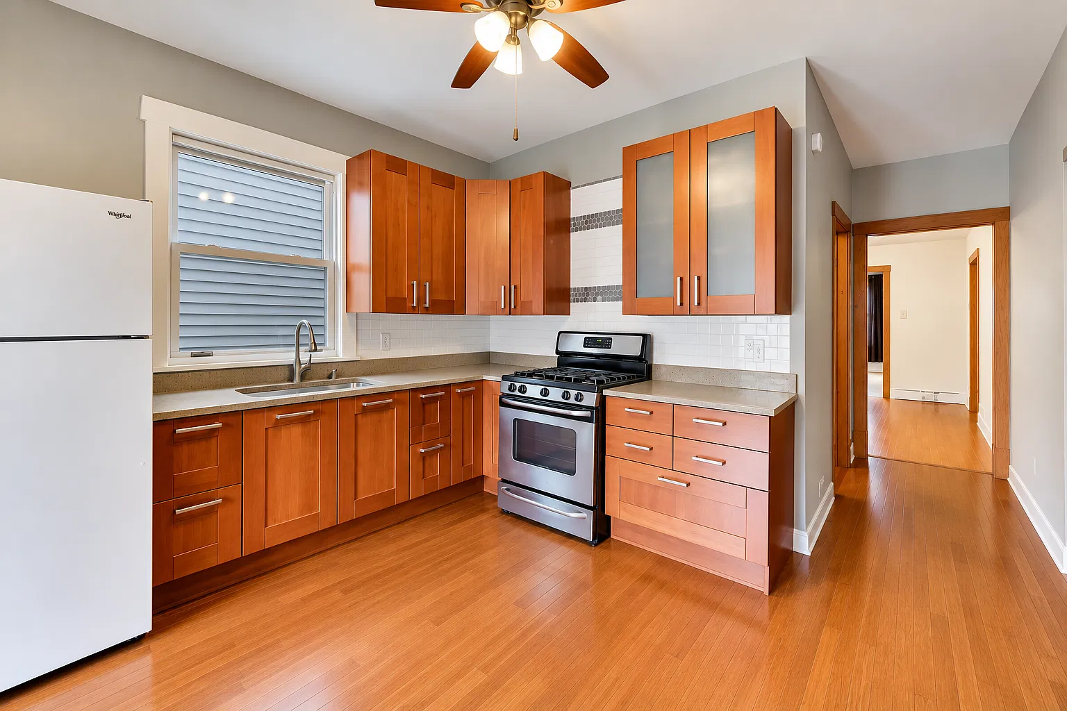 2 bed, 1240 sqft, $2,300 — Photo 2