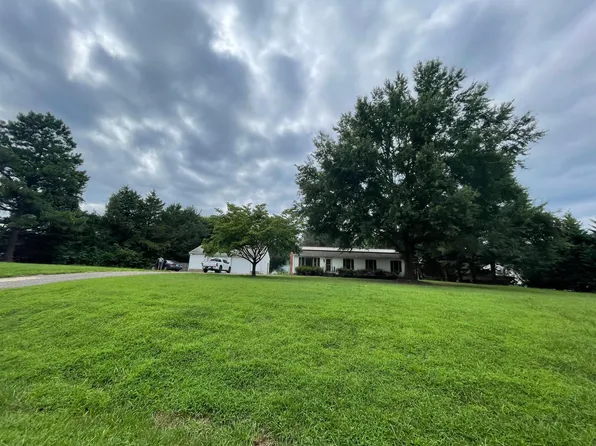 91 Rainwater Dr, Aylett, VA 23009