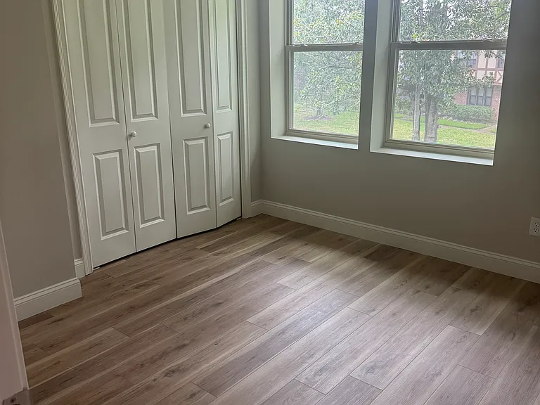 8205 Kensington Sq — Photo 21