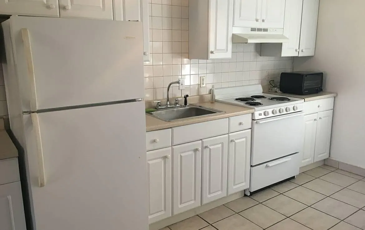2 bed, 900 sqft, $1,900 — Photo 3