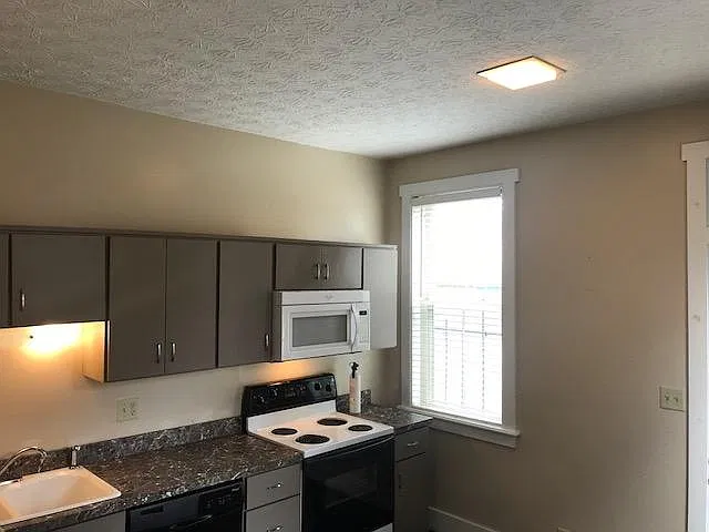 2 bed, 1904 sqft, $1,850 — Photo 4