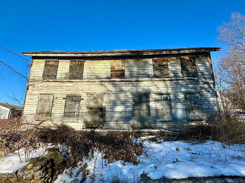 3rd image of 4 Ellsworth Street