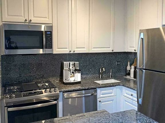 4th image of 45 W 60th St APT 17G