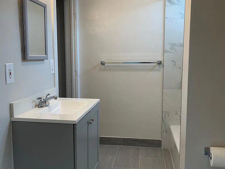 526 Wood St — Photo 7