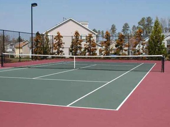 Tennis court included in the HOA