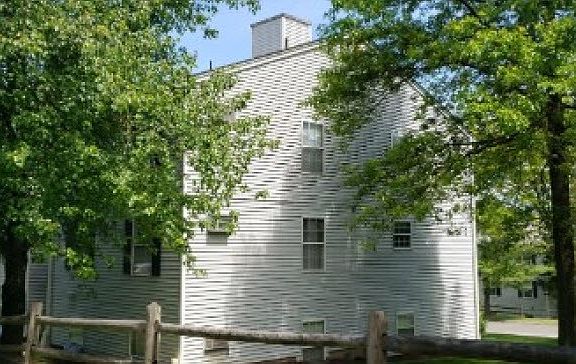 2nd image of 12 Lexington Hl
