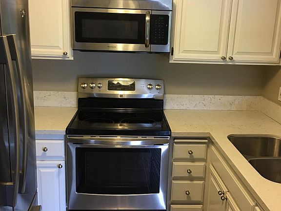 2nd image of 22100 Burbank Blvd Unit 333