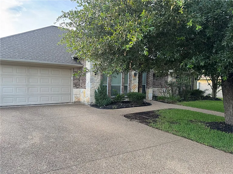 2703 Colony Glen Dr — Photo 3