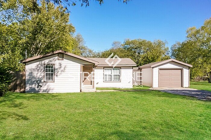 1st image of 123 Elder St
