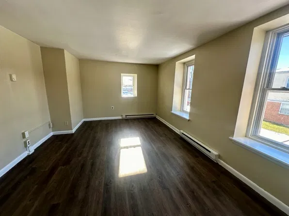 28 N Main St APT 1, Souderton, PA 18964