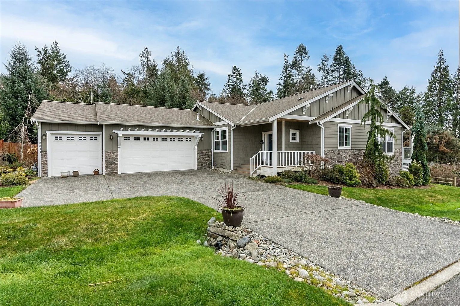 3317 Beachwood Lane photo 1