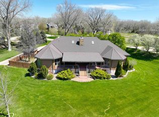 938 Spyglass Ct, Dakota Dunes, SD 57049