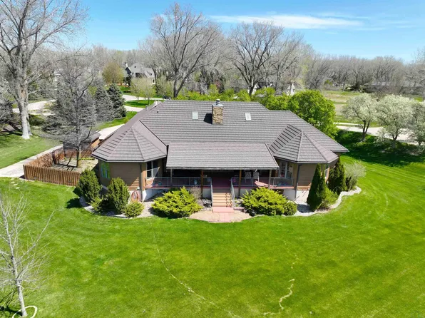 938 Spyglass Ct, Dakota Dunes, SD 57049