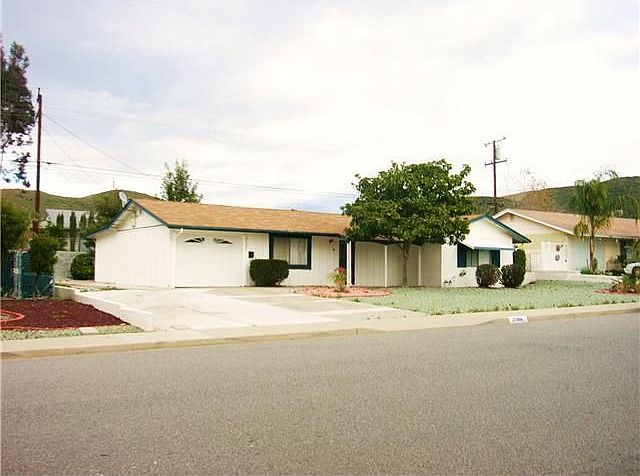 2 br 1.75 ba $69,900 Sun City