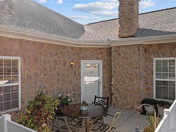 3rd image of 2439 Wanstead Ct