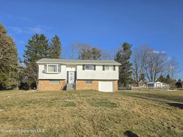 11 Miller Rd, Jermyn, PA 18433