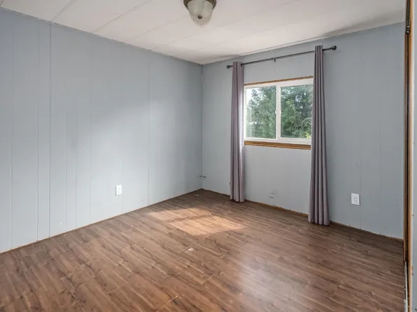 11812 Ponderosa Blvd #1, Pitt Meadows, BC V3Y 1Z3